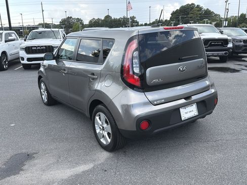 Used 2018 Kia Soul FWD image 6