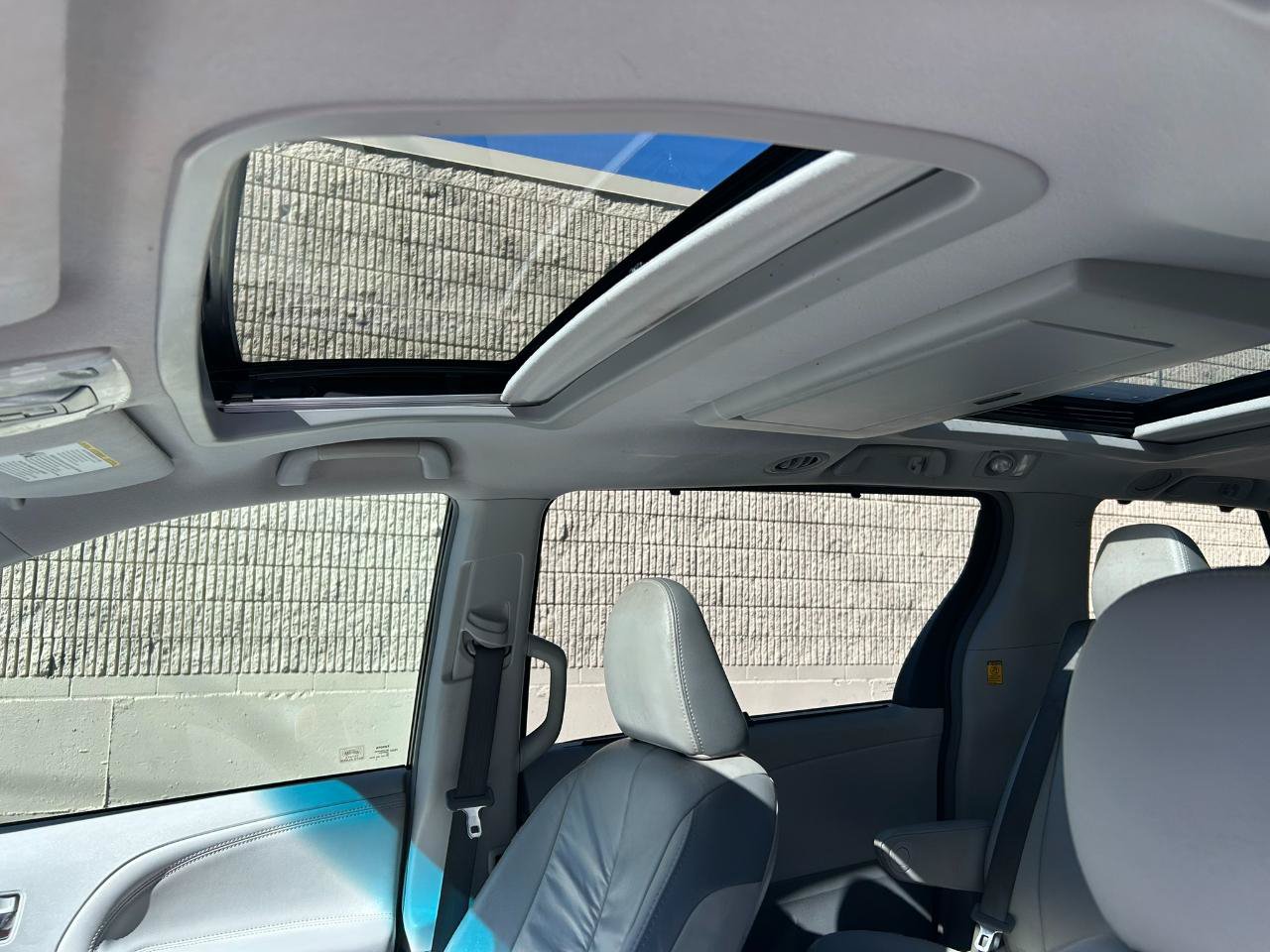 Used 2012 Toyota Sienna Limited w/ Premium Pkg AWD/4WD image 12