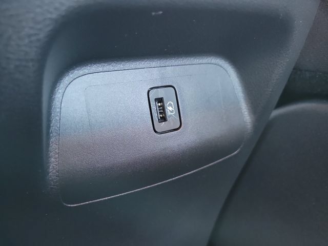 Used 2025 Nissan Sentra SV FWD image 16