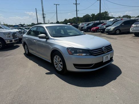 Used 2013 Volkswagen Passat 2.5 S FWD image 7
