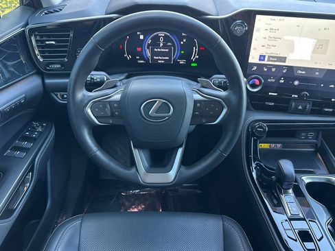 Used 2025 Lexus NX 350h AWD w/ Premium Package image 18