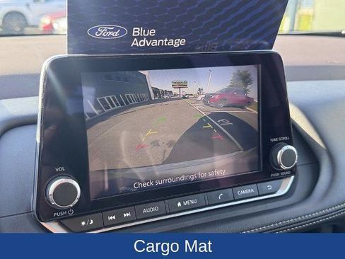 Used 2023 Nissan Rogue SV FWD image 14