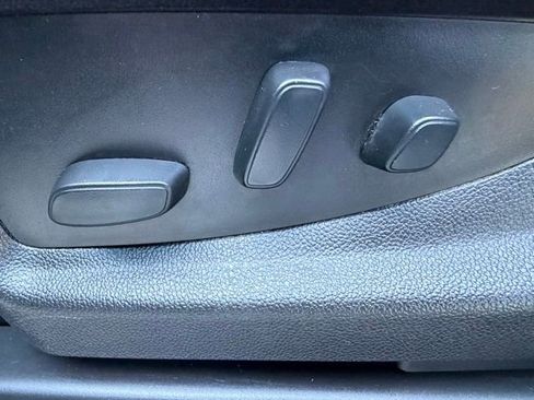 Used 2018 Chevrolet Silverado 1500 LT w/ All Star Edition image 28