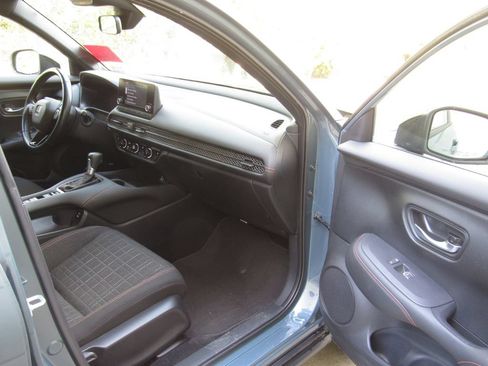Used 2025 Honda HR-V Sport image 17