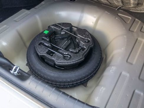 Used 2025 Hyundai Elantra SEL FWD image 38