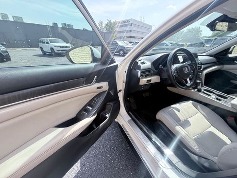 Used 2018 Honda Accord EX-L image 9