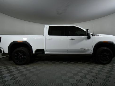 Used 2025 GMC Sierra 2500 AT4 w/ AT4 Premium Plus Package image 15