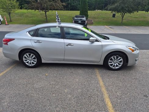 Used 2013 Nissan Altima 2.5 S FWD image 3