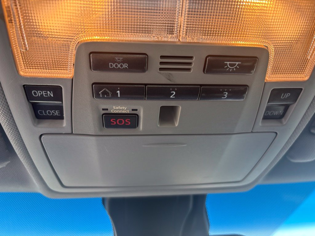 Used 2015 Toyota Camry XLE w/ Moonroof Package FWD image 28