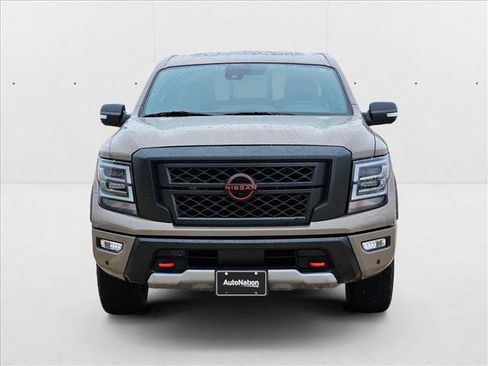 Used 2024 Nissan Titan PRO-4X w/ Pro-4x Convenience Package image 2