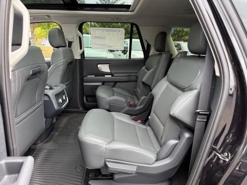 New 2026 Ford Expedition Max Active AWD/4WD image 17