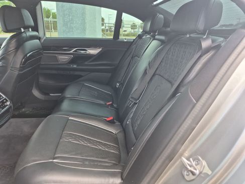 Used 2022 BMW 740i w/ M Sport Package RWD image 25