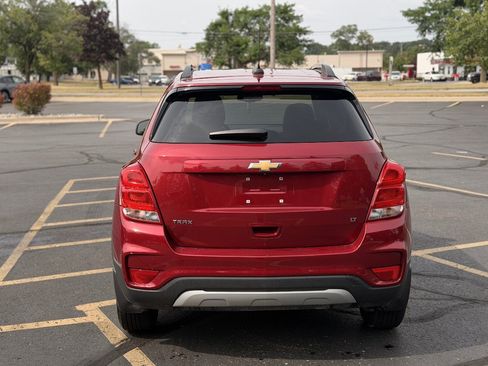 Used 2019 Chevrolet Trax LT w/ LT Convenience Package FWD image 6