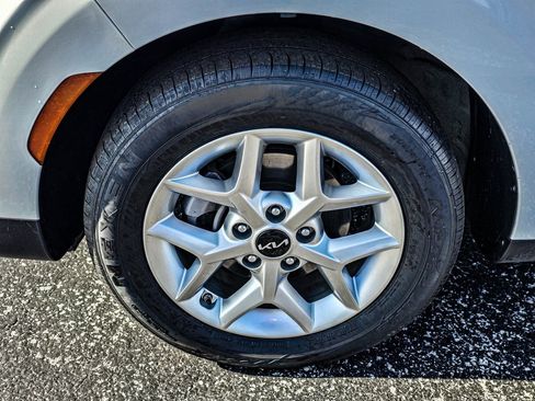 Used 2024 Kia Soul LX w/ Option Group 015 image 7