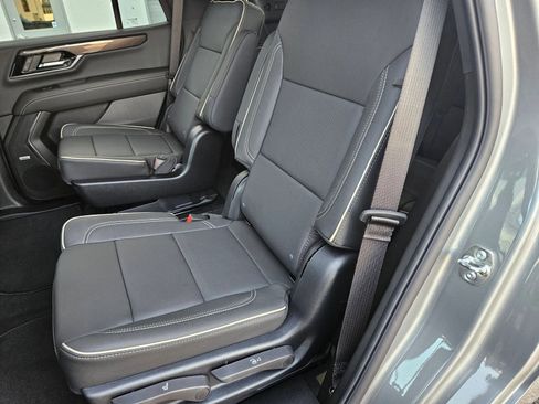 New 2026 GMC Yukon Elevation image 28