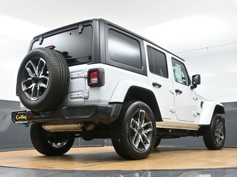 Used 2024 Jeep Wrangler Unlimited w/ Convenience Group AWD/4WD image 55