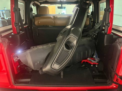 Used 2022 Jeep Wrangler Rubicon w/ Cold Weather Group AWD/4WD image 21