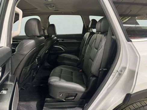 Used 2023 Kia Telluride EX w/ EX Captain's Chair Package FWD image 44