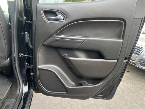Used 2016 Chevrolet Colorado LT w/ LT Convenience Package RWD image 12