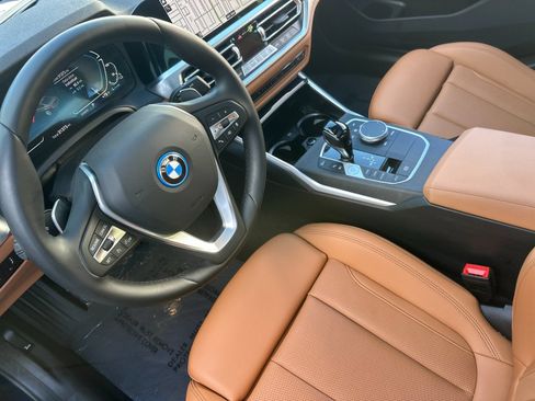 Used 2022 BMW 330e w/ Driving Assistance Package RWD image 10