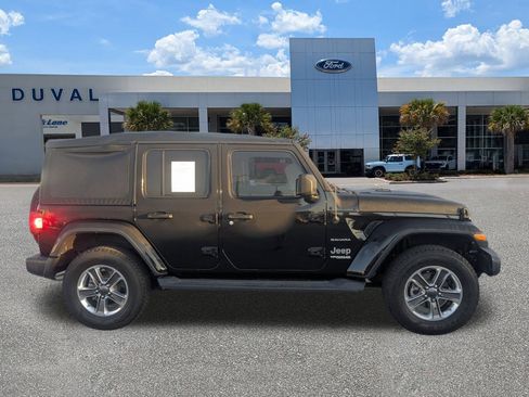Used 2020 Jeep Wrangler Unlimited Sahara image 3