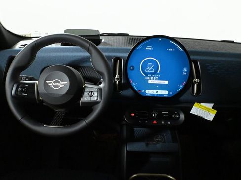 Used 2025 MINI Cooper Countryman SE w/ Comfort Package Max image 4