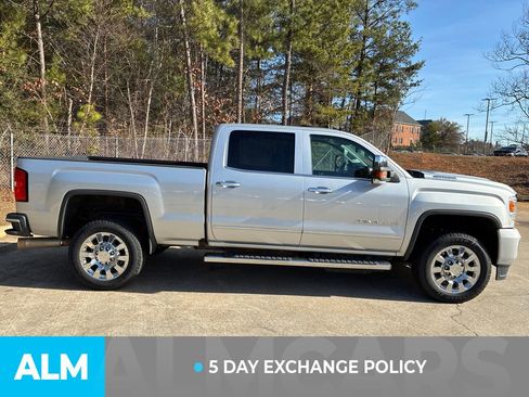 Used 2019 GMC Sierra 2500 Denali w/ Duramax Plus Package image 5