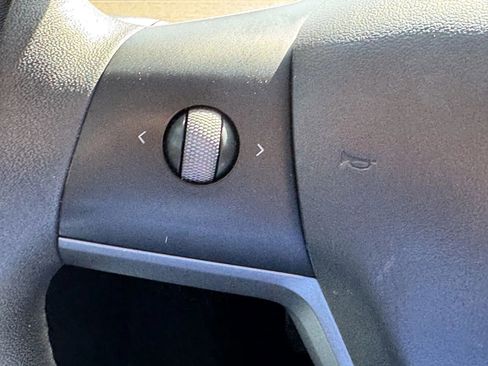 Used 2023 Tesla Model 3 Standard Range image 18