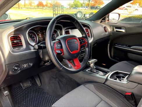 Used 2015 Dodge Charger SXT w/ Driver Confidence Group image 15