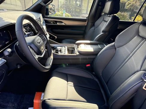 New 2026 Jeep Grand Wagoneer L 4WD image 15