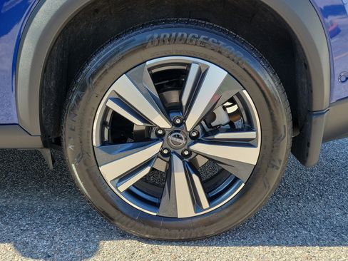 Certified 2023 Nissan Rogue SL w/ SL Premium Package FWD image 9