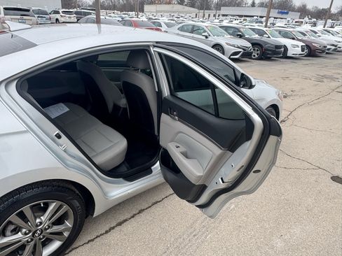 Used 2018 Hyundai Elantra SEL image 11