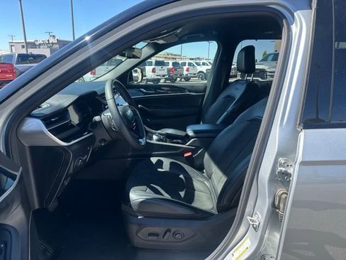 Used 2023 Jeep Grand Cherokee Trailhawk w/ Advanced Protech Group II AWD/4WD image 22