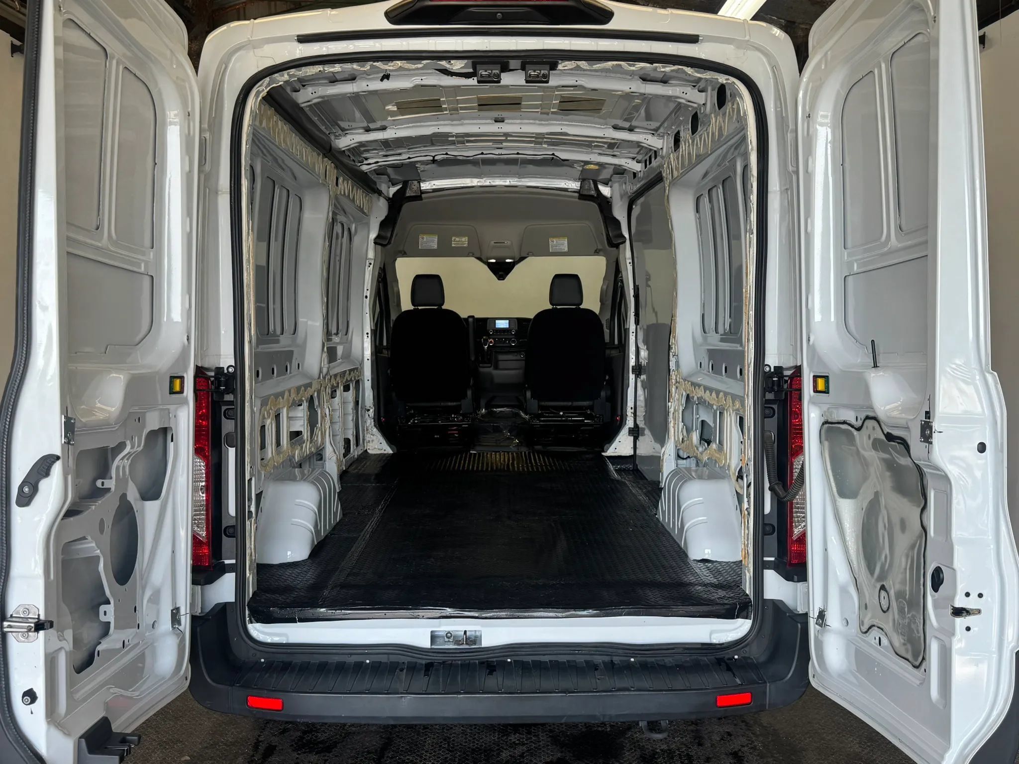 Used 2021 Ford Transit 250 Medium Roof RWD image 24