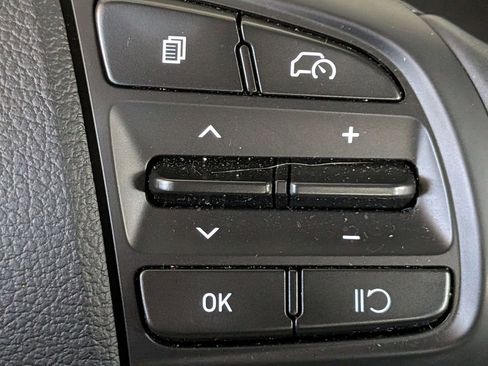 Used 2025 Hyundai Venue SEL FWD image 27