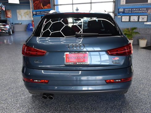 Used 2018 Audi Q3 2.0T Premium w/ Convenience Package AWD/4WD image 4