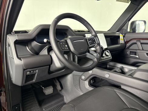 New 2026 Land Rover Defender 90 X-Dynamic SE AWD/4WD image 4