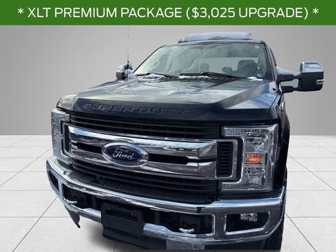 Used 2018 Ford F250 XLT w/ XLT Premium Package image 12