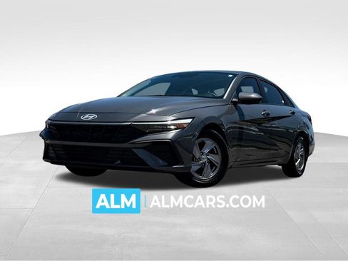 Used 2024 Hyundai Elantra SE FWD image 1