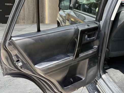 Used 2024 Toyota 4Runner TRD Off-Road image 32