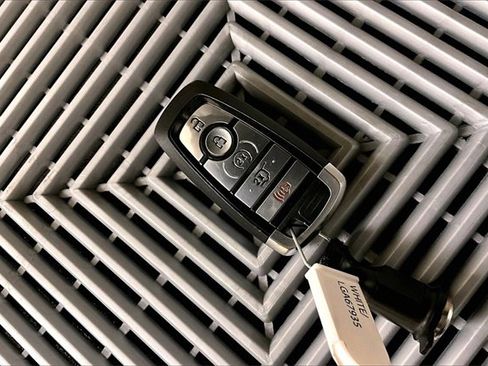 Used 2020 Ford Explorer Platinum w/ Premium Technology Package image 10