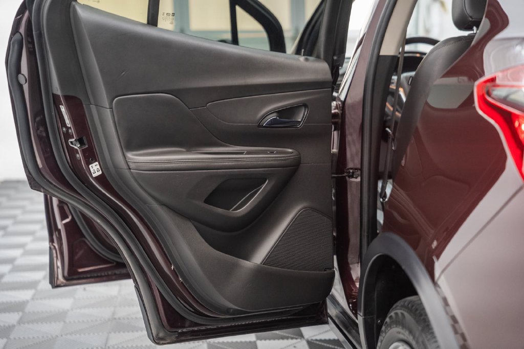 Used 2018 Buick Encore Sport Touring w/ Safety Package FWD image 32