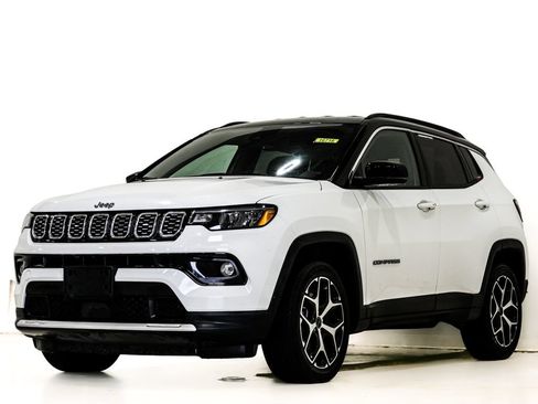 Used 2025 Jeep Compass Limited AWD/4WD image 3