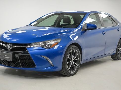 Used 2017 Toyota Camry XSE image 1