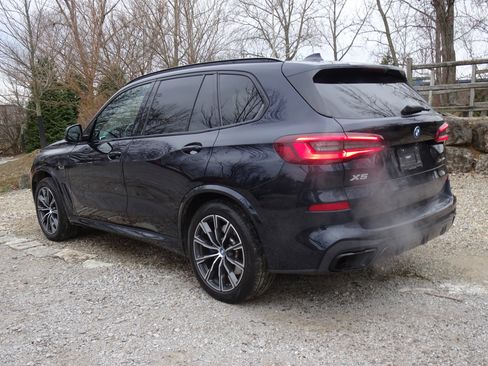 Used 2022 BMW X5 xDrive45e w/ M Sport Package image 3