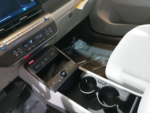 Certified 2025 Hyundai Kona SEL FWD image 24