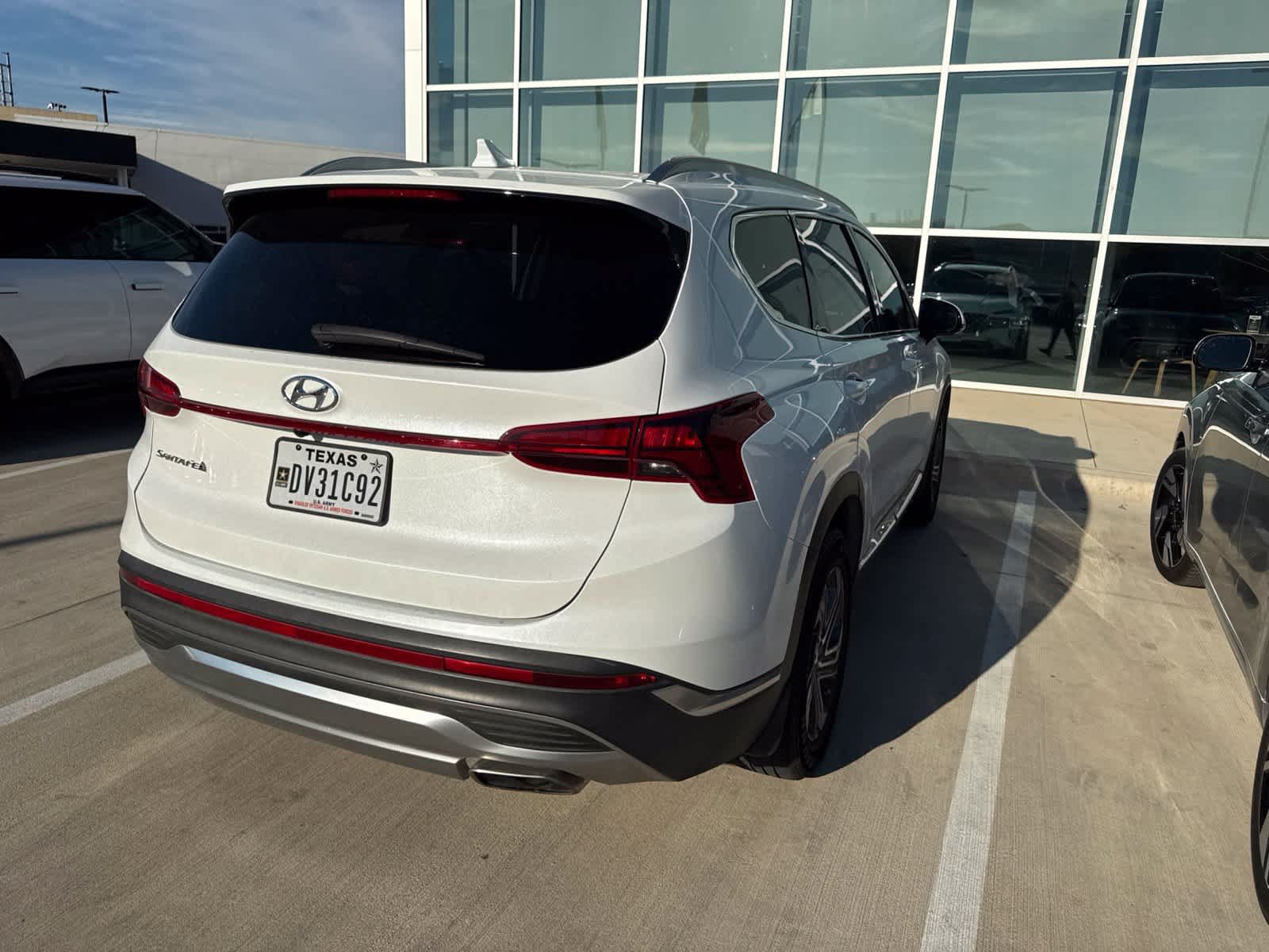 Used 2021 Hyundai Santa Fe SEL FWD image 3