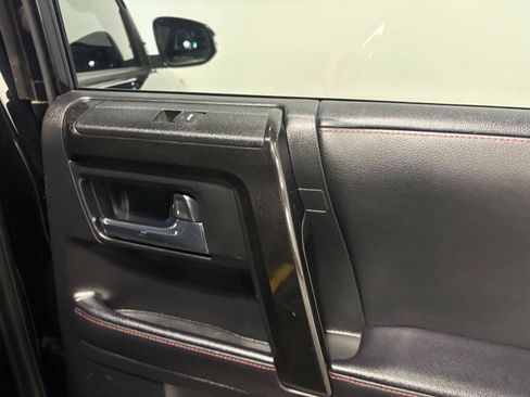 Used 2024 Toyota 4Runner TRD Off-Road Premium w/ Moonroof Package AWD/4WD image 40