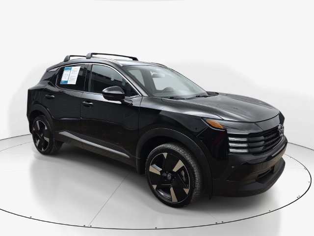 Used 2026 Nissan Kicks SR FWD image 3