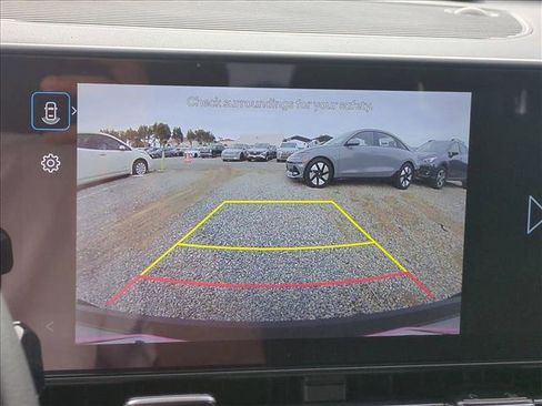 Used 2025 Hyundai Kona SE image 13